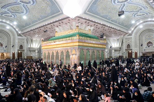 مراسم احیای شب بیست و یکم ماه رمضان در مرقد امام خمینی