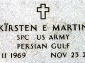 نام «خلیج فارس» بر سنگ‌ قبر سربازان آمریکایی