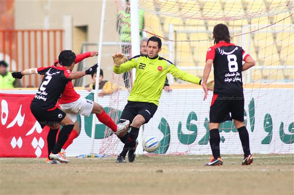 دیدار تیم های فوتبال پرسپولیس و شهرداری تبریز