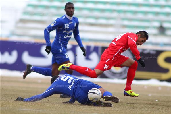 دیدار تیم های فوتبال استقلال و تراکتورسازی تبریز