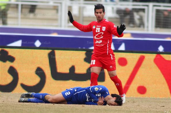 دیدار تیم های فوتبال استقلال و تراکتورسازی تبریز