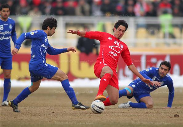 دیدار تیم های فوتبال استقلال و تراکتورسازی تبریز