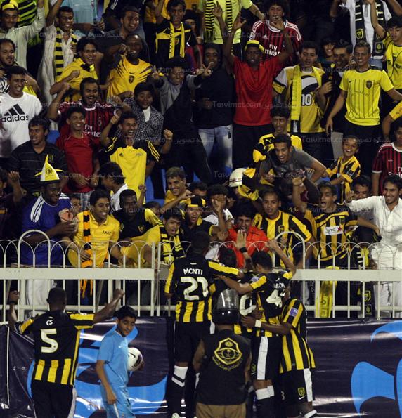 دیدار تیم های فوتبال پرسپولیس و الاتحاد عربستان