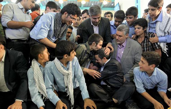 ضیافت افطاراولین روز ماه مبارک رمضان در کنار ایتام