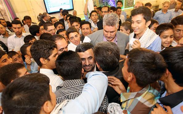 ضیافت افطاراولین روز ماه مبارک رمضان در کنار ایتام