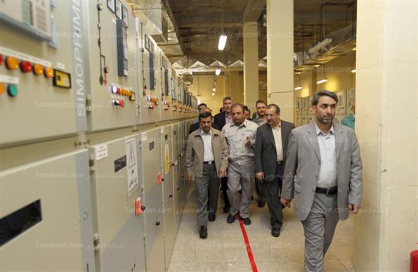 احمدی نژاد در مراسم افتتاح فاز اول واحد تولید آهن