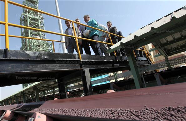 احمدی نژاد در مراسم افتتاح فاز اول واحد تولید آهن