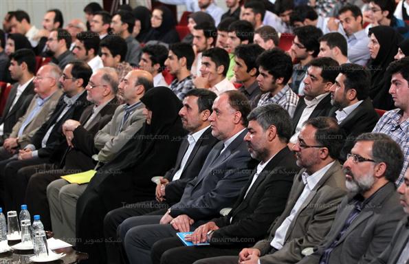 احمدی نژاد در مراسم تجلیل از مدال آوران المپیادهای