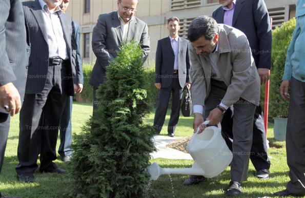 احمدی نژاد در مراسم افتتاح فاز اول واحد تولید آهن