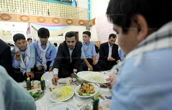 ضیافت افطاراولین روز ماه مبارک رمضان در کنار ایتام