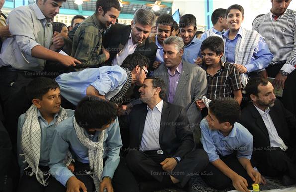 ضیافت افطاراولین روز ماه مبارک رمضان در کنار ایتام