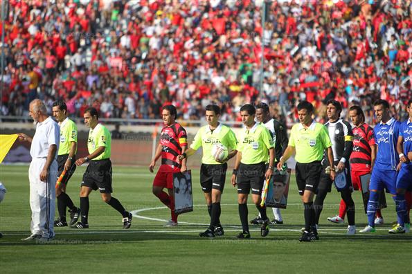 دیدار تیم های فوتبال استقلال و پرسپولیس