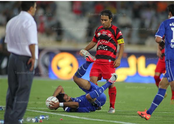 دیدار تیم های فوتبال استقلال و پرسپولیس