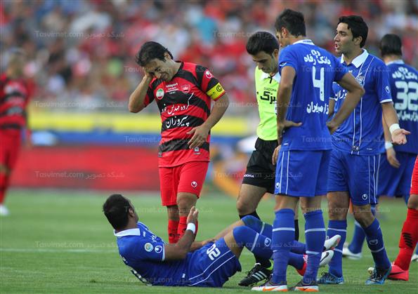 دیدار تیم های فوتبال استقلال و پرسپولیس