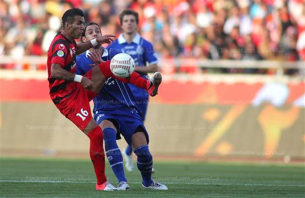 دیدار تیم های فوتبال استقلال و پرسپولیس