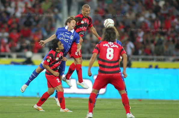 دیدار تیم های فوتبال استقلال و پرسپولیس