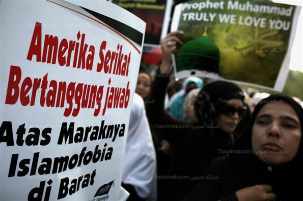 راهپیمایی مسلمانان اندونزی در اعتراض به اهانت به پیامبر اسلام