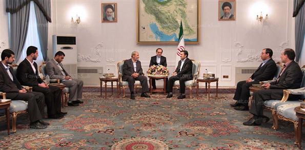 احمدی نژاد در دیدار محمود الزهار از رهبران ارشد حماس