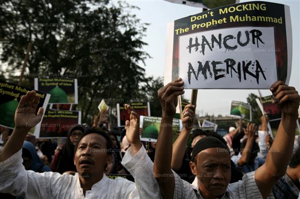 راهپیمایی مسلمانان اندونزی در اعتراض به اهانت به پیامبر اسلام