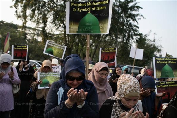 راهپیمایی مسلمانان اندونزی در اعتراض به اهانت به پیامبر اسلام