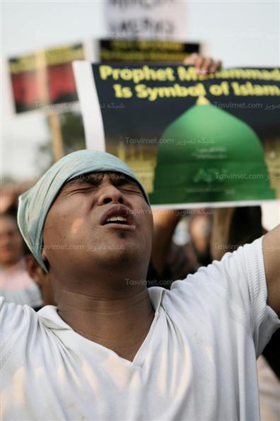 راهپیمایی مسلمانان اندونزی در اعتراض به اهانت به پیامبر اسلام