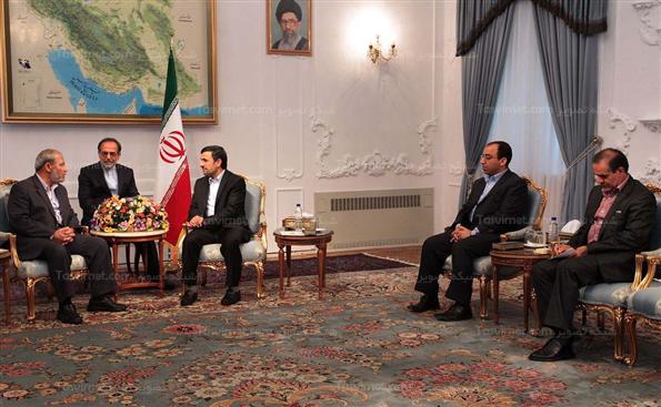 احمدی نژاد در دیدار محمود الزهار از رهبران ارشد حماس