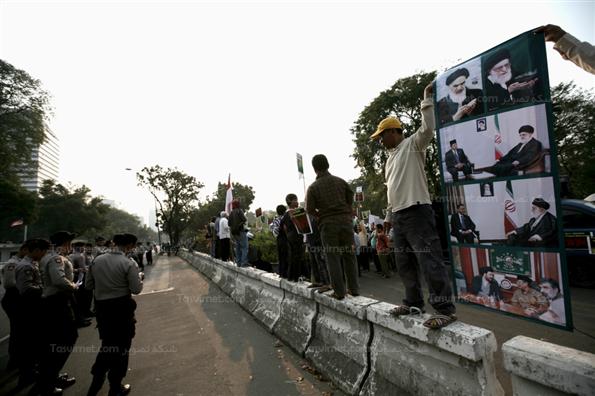 راهپیمایی مسلمانان اندونزی در اعتراض به اهانت به پیامبر اسلام