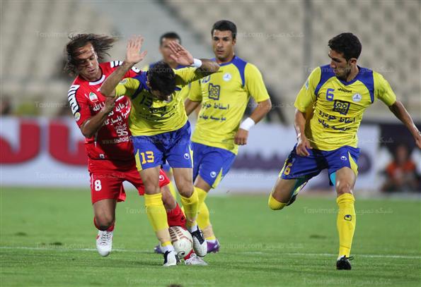 دیدار تیم های پرسپولیس و نفت تهران