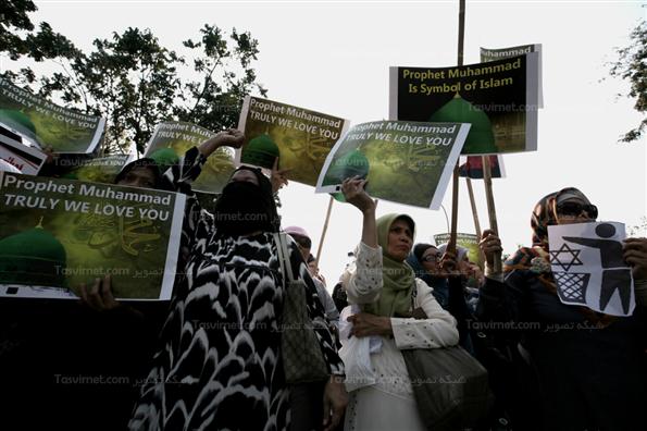 راهپیمایی مسلمانان اندونزی در اعتراض به اهانت به پیامبر اسلام