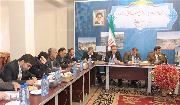بازدید محمود احمدی نژاد از روند ساخت و ساز مسکن زلزله زدگان