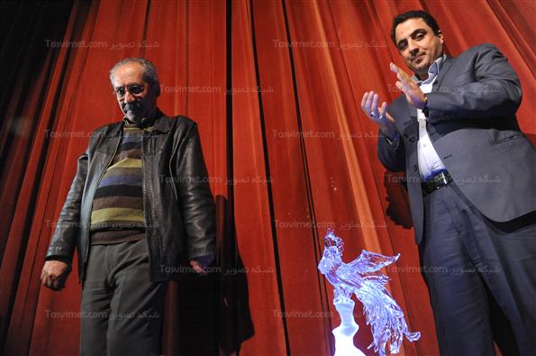 رونمایی از پوسترها و تندیس جشنواره‌ی فیلم فجر