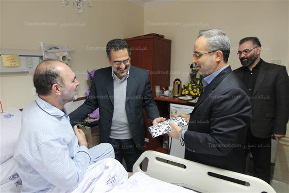 وزیر ارشاد از رضا برجی عیادت کرد