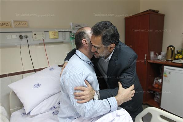 وزیر ارشاد از رضا برجی عیادت کرد