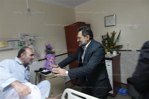 وزیر ارشاد از رضا برجی عیادت کرد