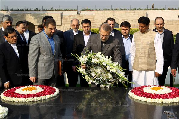 ادای احترام رئیس مجلس به مقام گاندی