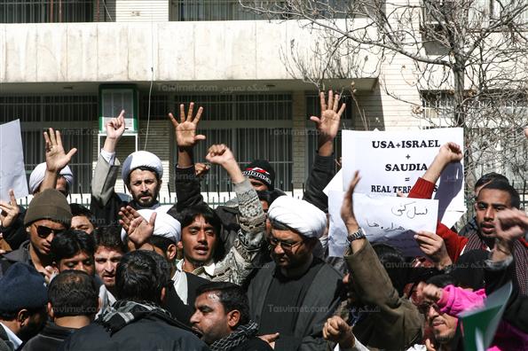 تجمع اعتراض‌آمیز در مقابل سفارت پاکستان