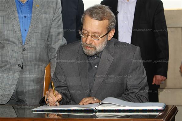 ادای احترام رئیس مجلس به مقام گاندی