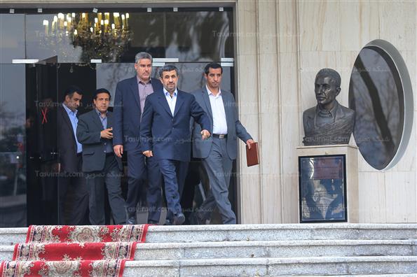 در حاشیه جلسه  هیات دولت