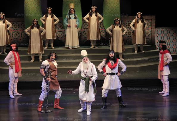 نمایش مرغ باران