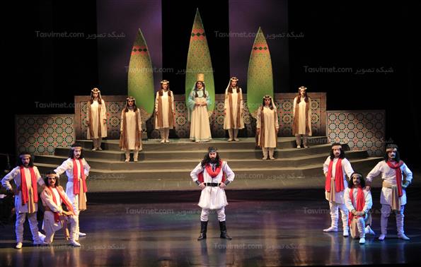 نمایش مرغ باران