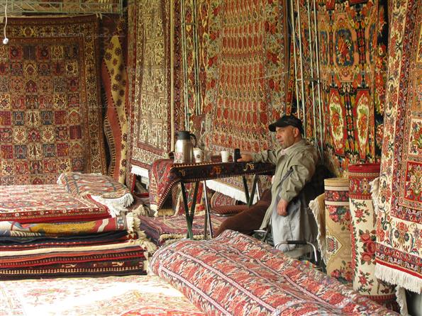 جشنواره فرش و دستبافته ها ی عشایر ی