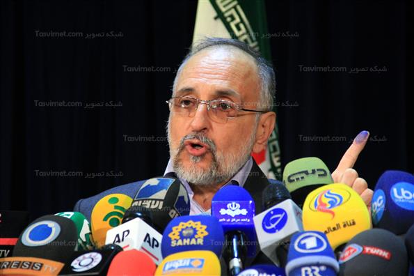 اعلمی ثبت نام کرد