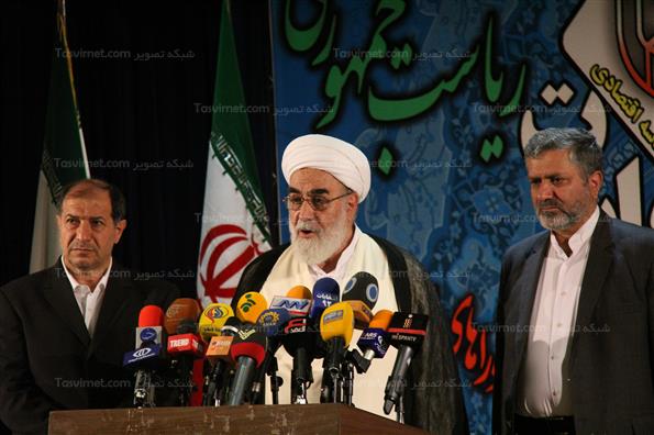 بازدید رئیس دفتر رهبر انقلاب از ستاد انتخابات
