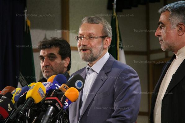 علی لاریجانی از ستاد انتخابات کشور بازدید کرد