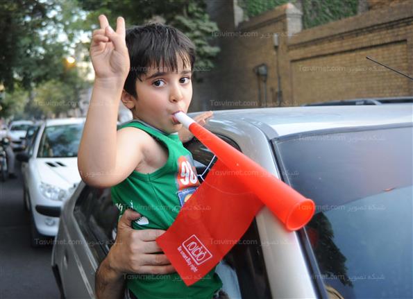 شادی مردم پس از صعود تیم ملی ایران به جام جهانی
