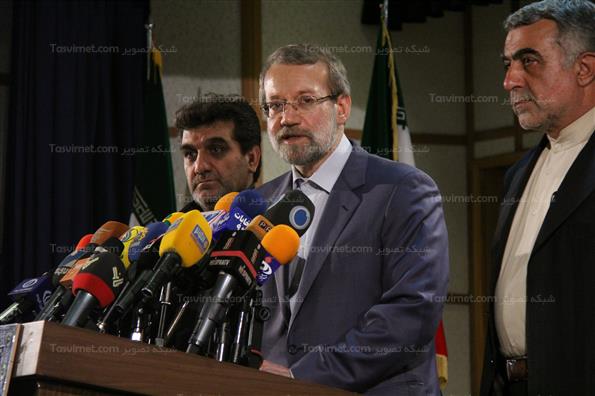 علی لاریجانی از ستاد انتخابات کشور بازدید کرد