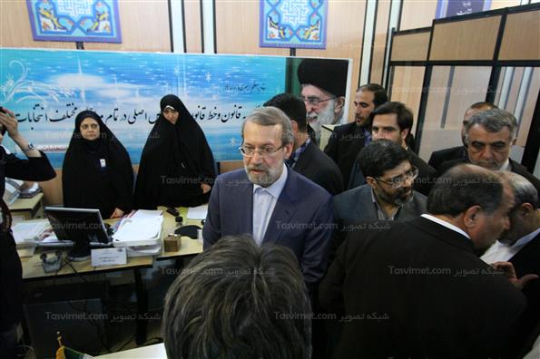 علی لاریجانی از ستاد انتخابات کشور بازدید کرد