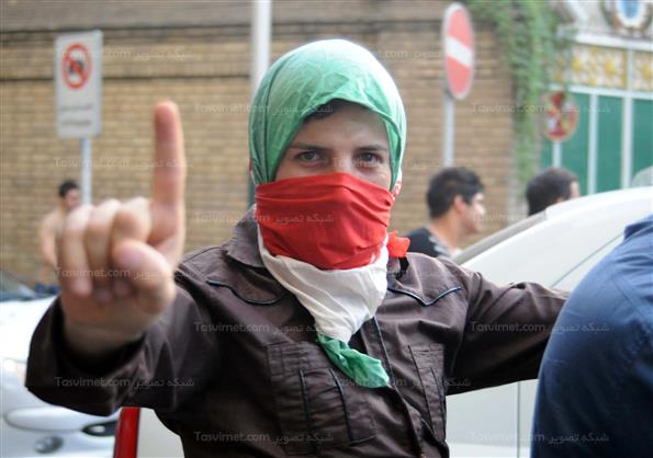شادی مردم پس از صعود تیم ملی ایران به جام جهانی