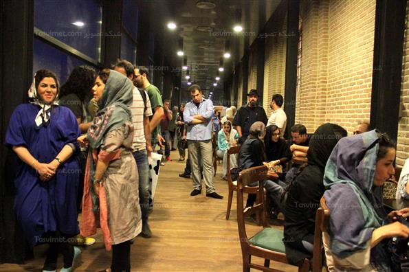 اجرای پرفورمنس آرت دیباچه