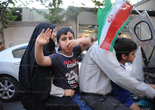 شادی مردم پس از صعود تیم ملی ایران به جام جهانی